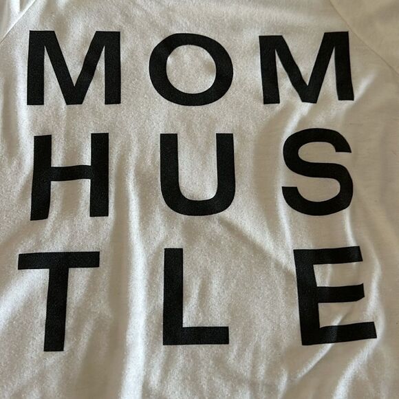 Fantastic Fawn Women’s White ‘Mom Hustle’ Sweatshirt - Picture 2 of 5
